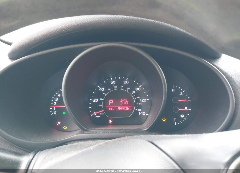 2014 KIA SOUL VIN: KNDJN2A25E7733497