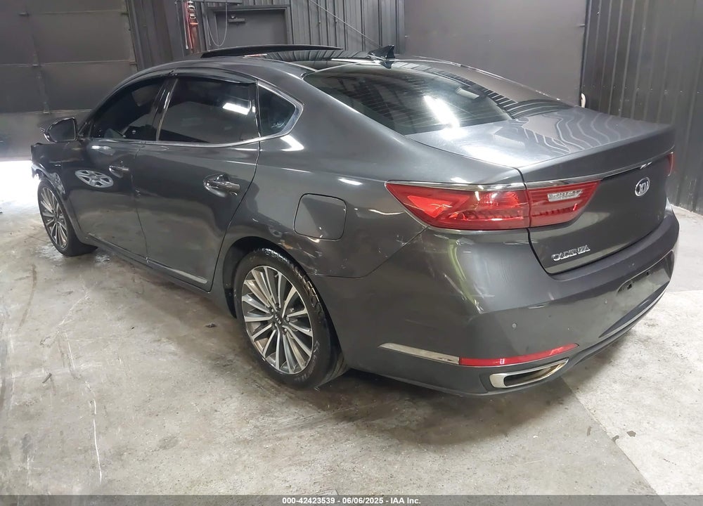 2018 KIA CADENZA PREMIUM VIN: KNALC4J15J5114449