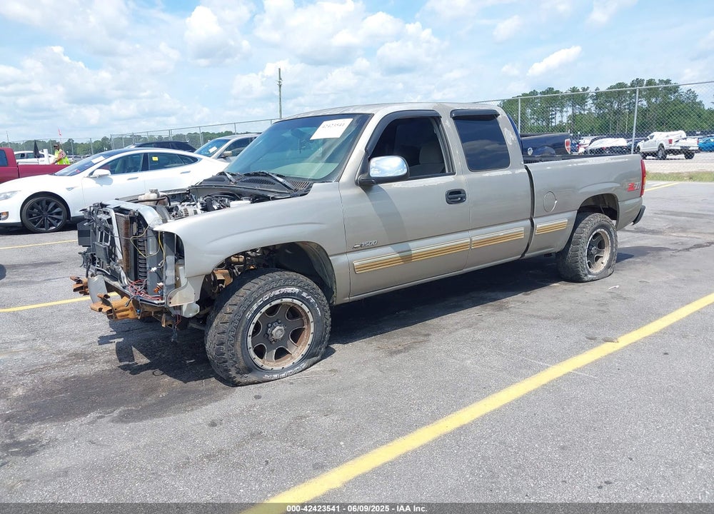 2000 CHEVROLET SILVERADO 1500 LS VIN: 2GCEK19T1Y1107075