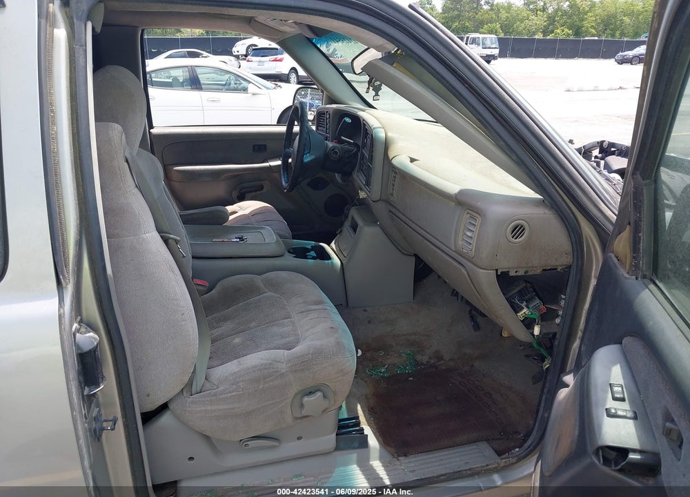 2000 CHEVROLET SILVERADO 1500 LS VIN: 2GCEK19T1Y1107075