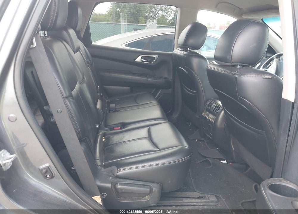 2016 NISSAN PATHFINDER VIN: 5N1AR2MN7GC622160