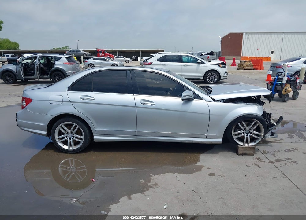 2014 MERCEDES-BENZ C 250 VIN: WDDGF4HB1EA966634