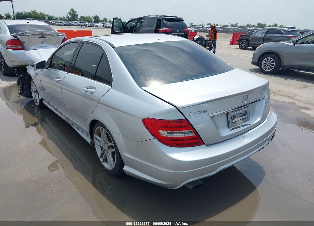 2014 MERCEDES-BENZ C 250 VIN: WDDGF4HB1EA966634