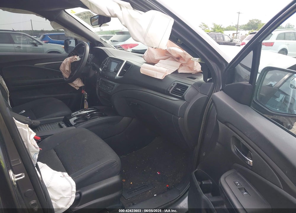 2019 HONDA PASSPORT SPORT VIN: 5FNYF8H23KB018020