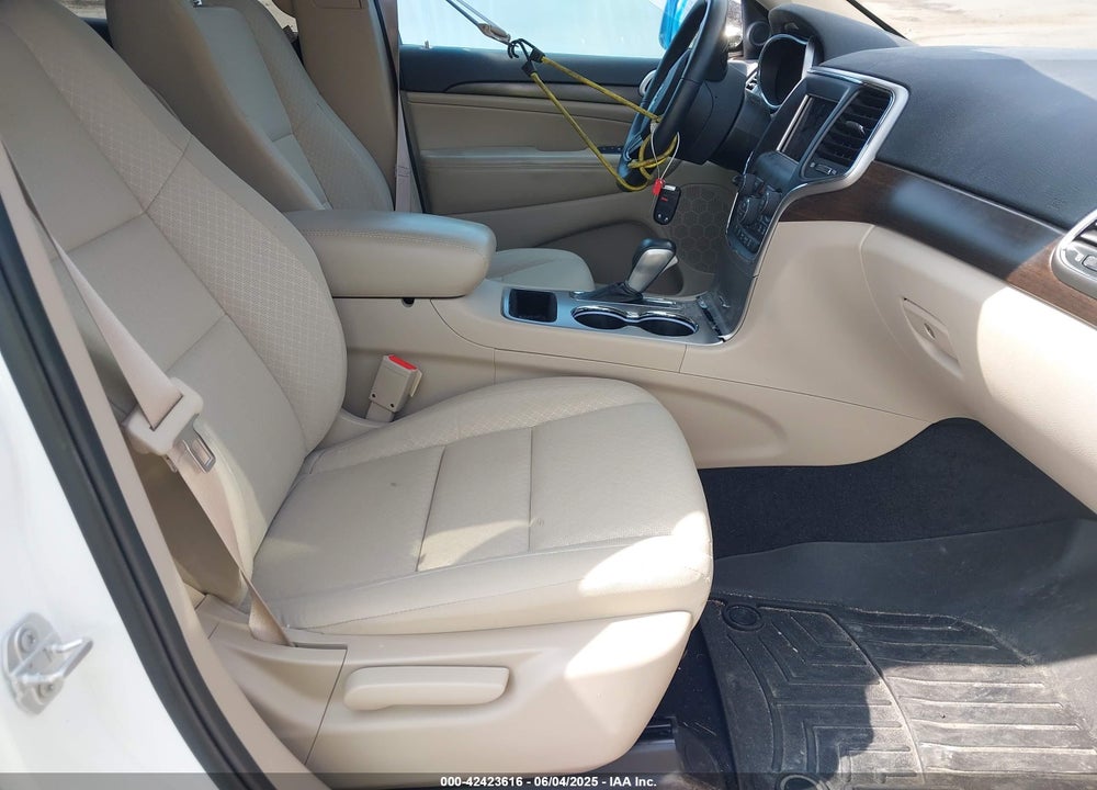 2018 JEEP GRAND CHEROKEE VIN: 1C4RJFAG4JC506384