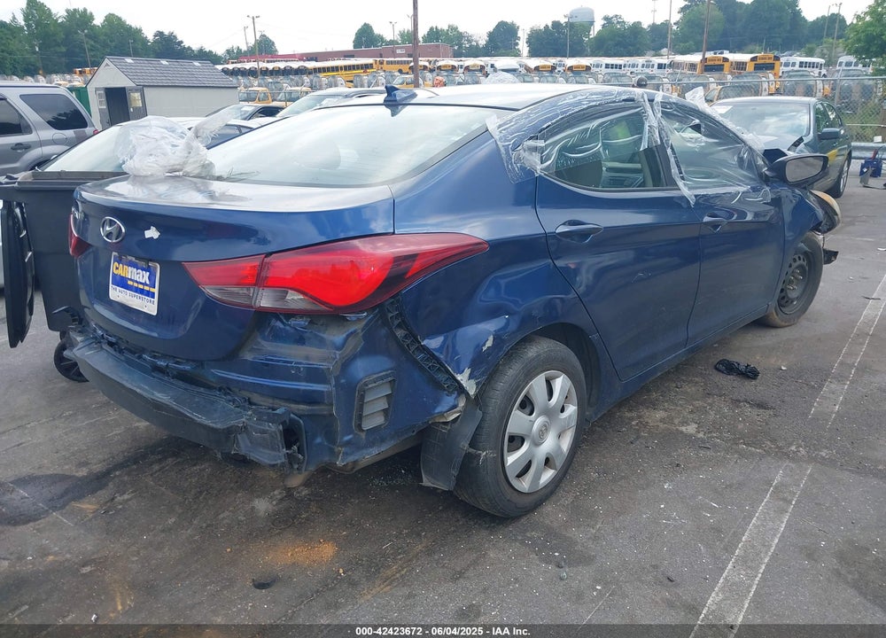 2016 HYUNDAI ELANTRA VIN: 5NPDH4AE0GH684332