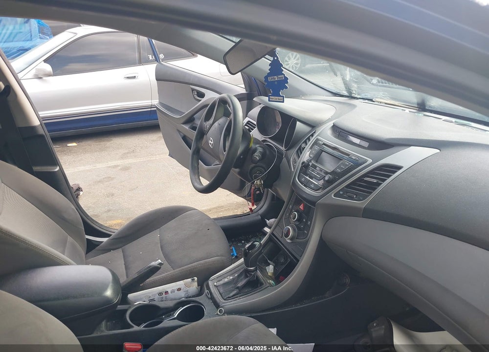 2016 HYUNDAI ELANTRA VIN: 5NPDH4AE0GH684332