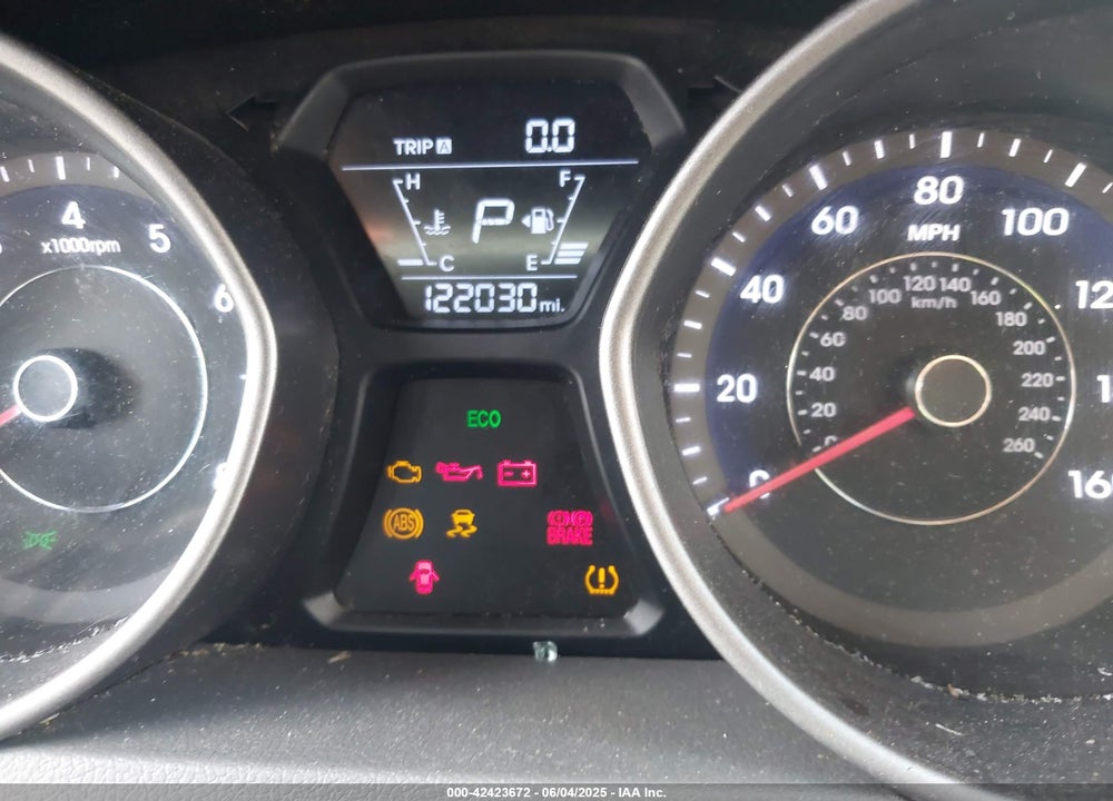 2016 HYUNDAI ELANTRA VIN: 5NPDH4AE0GH684332