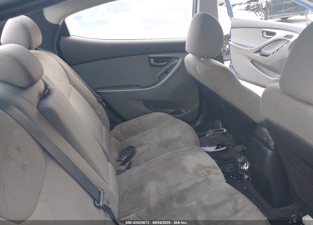 2016 HYUNDAI ELANTRA VIN: 5NPDH4AE0GH684332