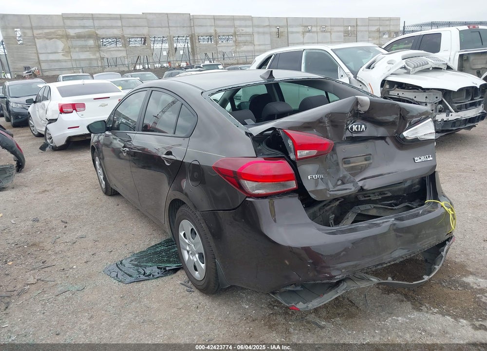 2018 KIA FORTE VIN: 3KPFK4A73JE213802