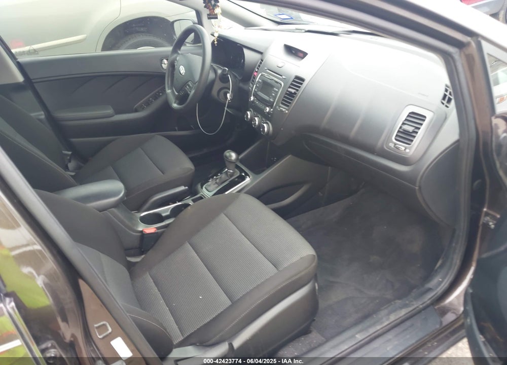 2018 KIA FORTE VIN: 3KPFK4A73JE213802