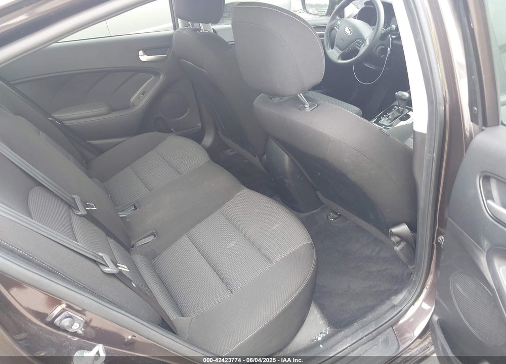 2018 KIA FORTE VIN: 3KPFK4A73JE213802