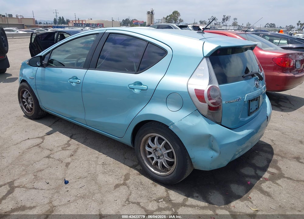 2013 TOYOTA PRIUS C VIN: JTDKDTB30D1046207