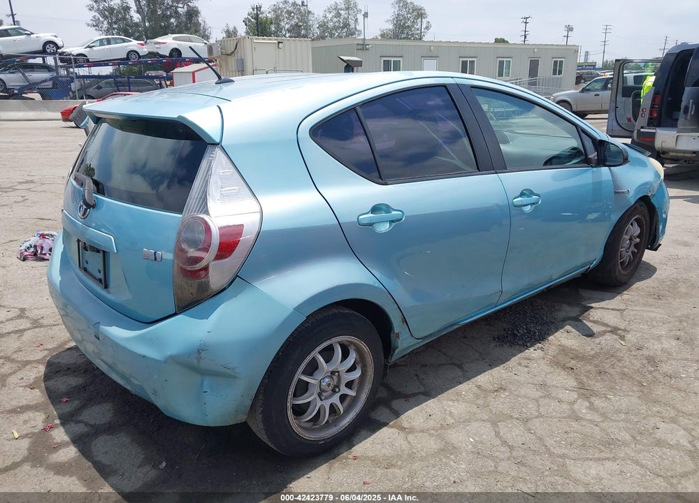 2013 TOYOTA PRIUS C VIN: JTDKDTB30D1046207
