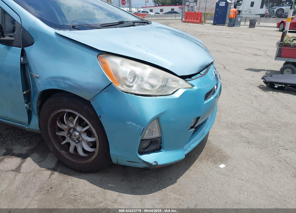2013 TOYOTA PRIUS C VIN: JTDKDTB30D1046207