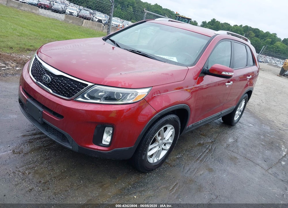 2015 KIA SORENTO LX VIN: 5XYKTDA67FG569084