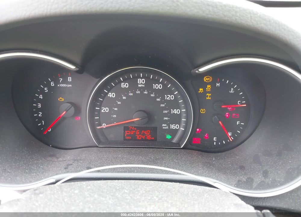 2015 KIA SORENTO LX VIN: 5XYKTDA67FG569084