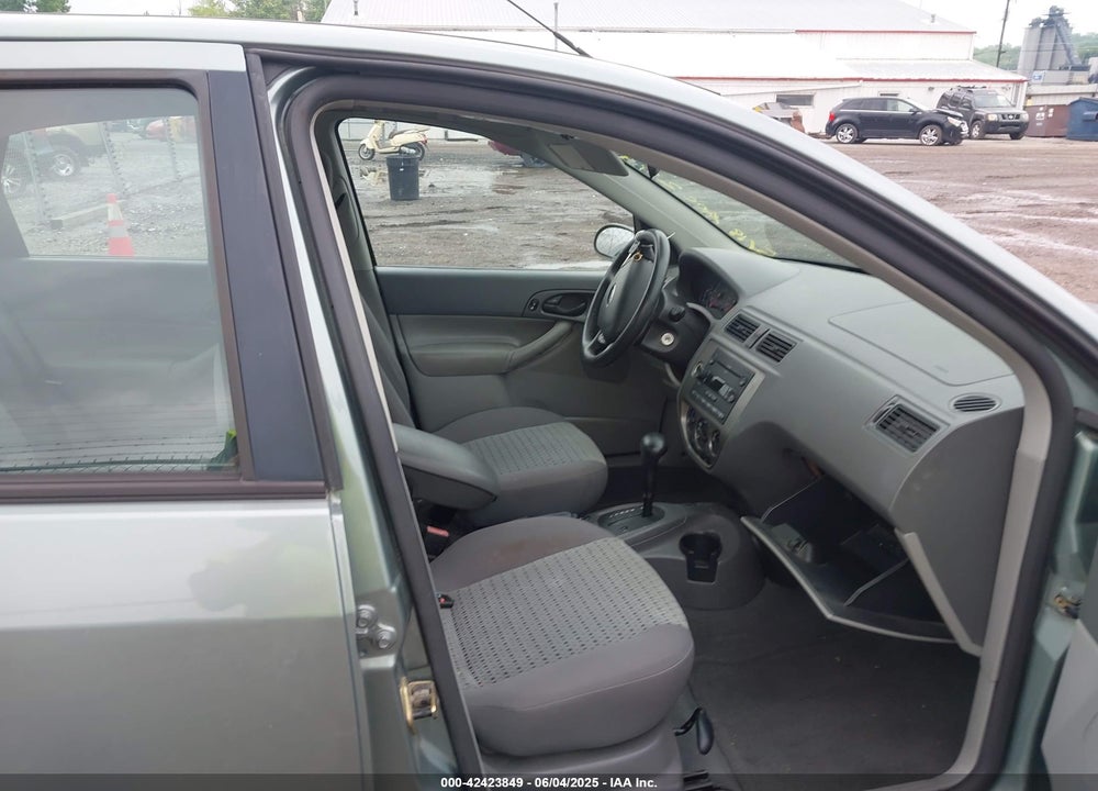 2005 FORD FOCUS ZX4 VIN: 1FAFP34N85W231459