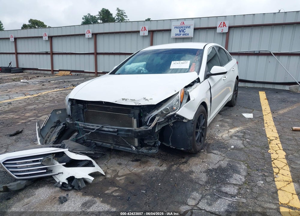 2015 HYUNDAI SONATA SE VIN: 5NPE24AF3FH002573