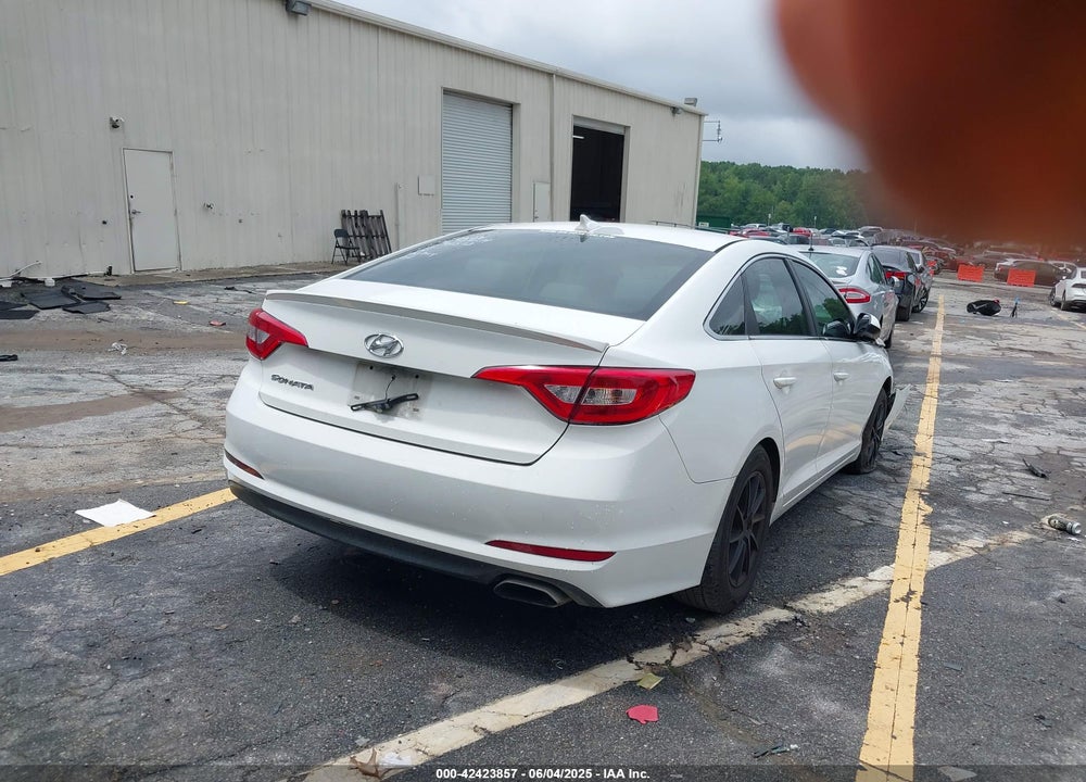 2015 HYUNDAI SONATA SE VIN: 5NPE24AF3FH002573