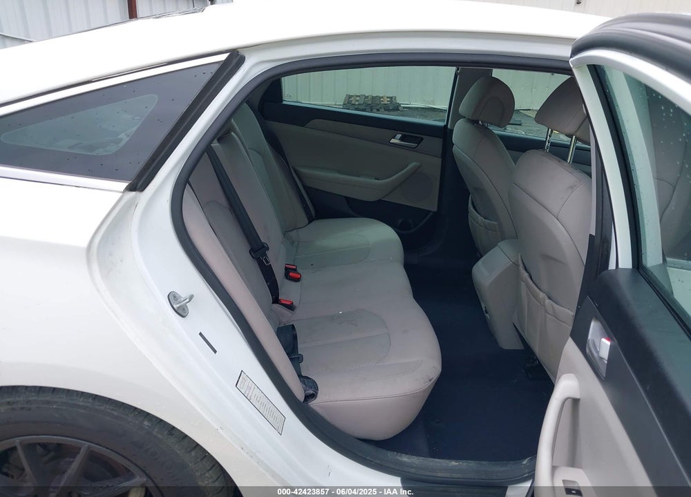 2015 HYUNDAI SONATA SE VIN: 5NPE24AF3FH002573
