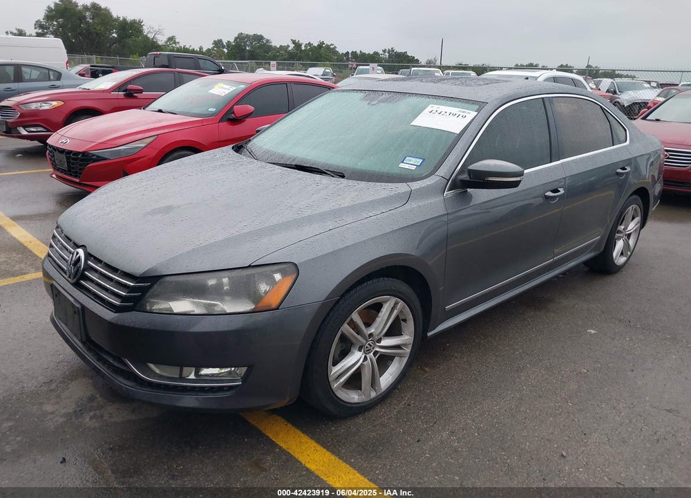 2013 VOLKSWAGEN PASSAT VIN: 1VWBN7A34DC148052
