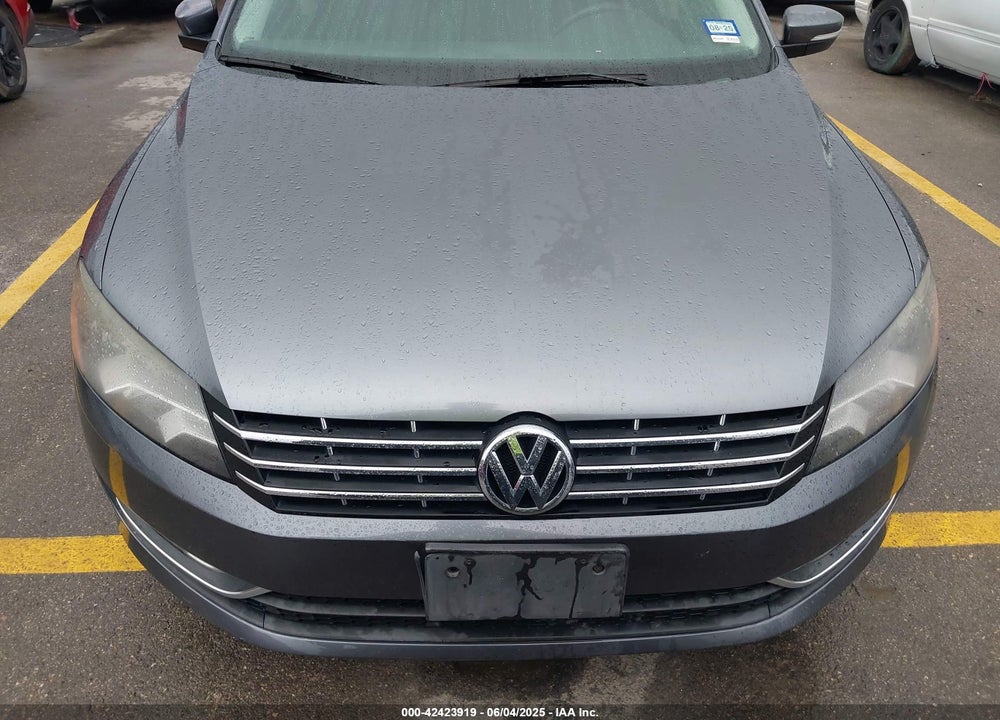 2013 VOLKSWAGEN PASSAT VIN: 1VWBN7A34DC148052