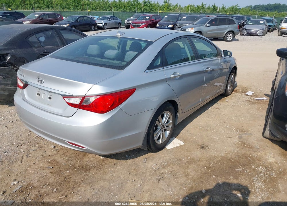 2013 HYUNDAI SONATA VIN: 5NPEB4AC4DH680560