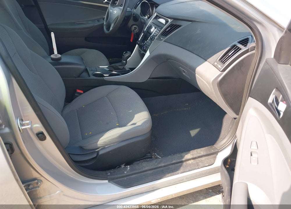 2013 HYUNDAI SONATA VIN: 5NPEB4AC4DH680560