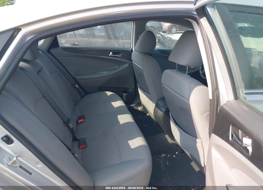 2013 HYUNDAI SONATA VIN: 5NPEB4AC4DH680560