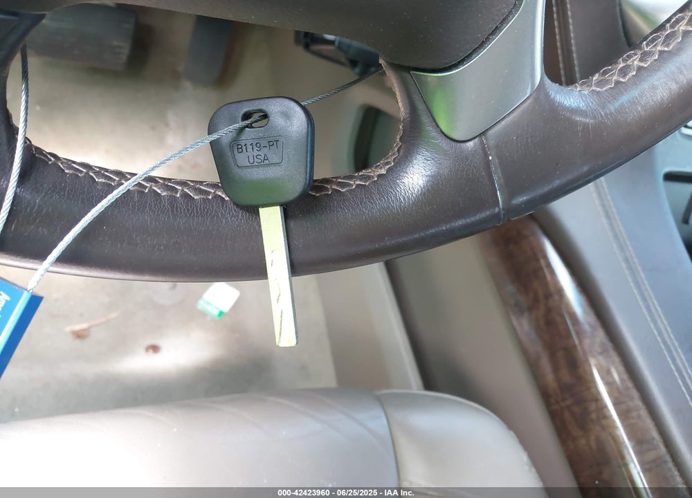 2015 CHEVROLET SUBURBAN VIN: 1GNSCJKC1FR539087