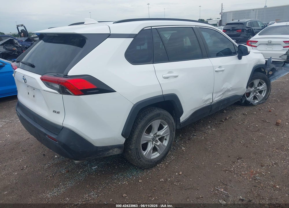 2020 TOYOTA RAV4 XLE VIN: 2T3W1RFV3LW100110