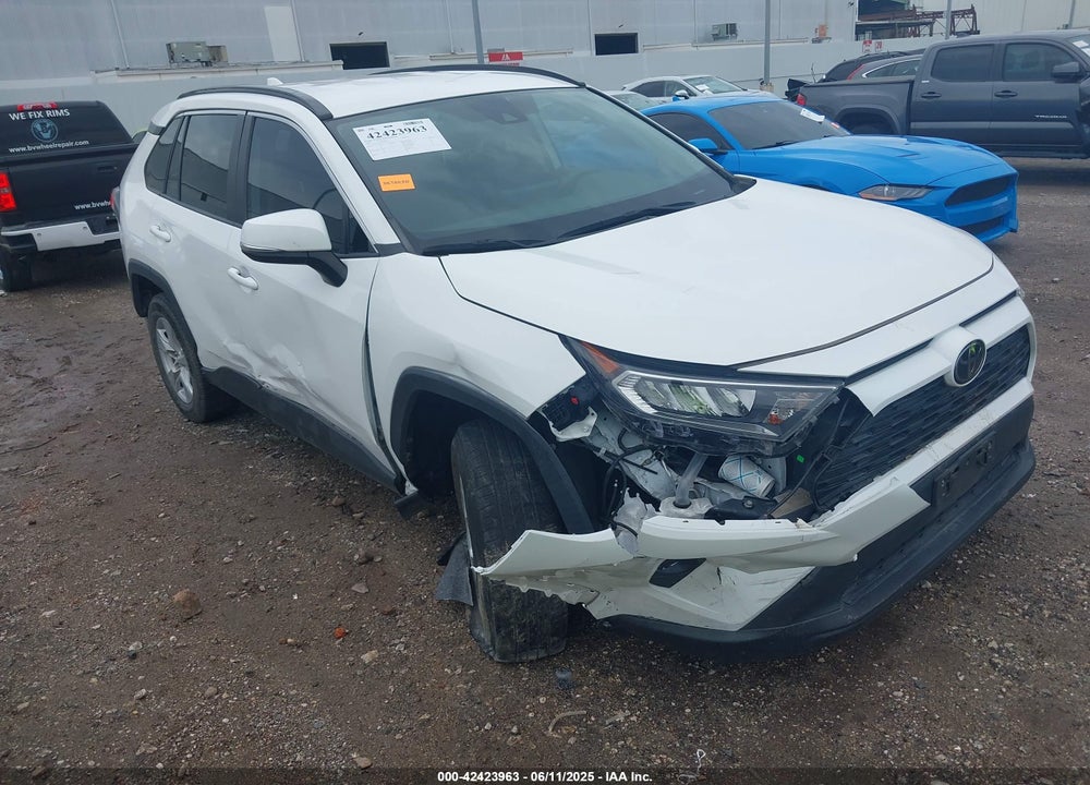 2020 TOYOTA RAV4 XLE VIN: 2T3W1RFV3LW100110