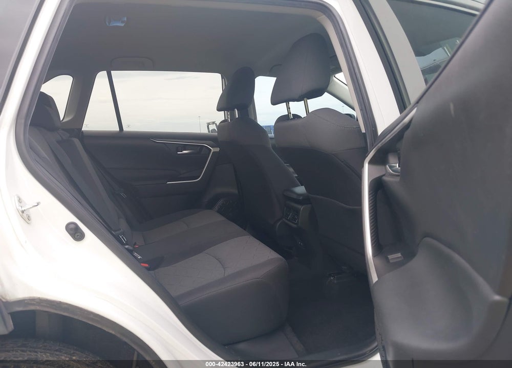 2020 TOYOTA RAV4 XLE VIN: 2T3W1RFV3LW100110