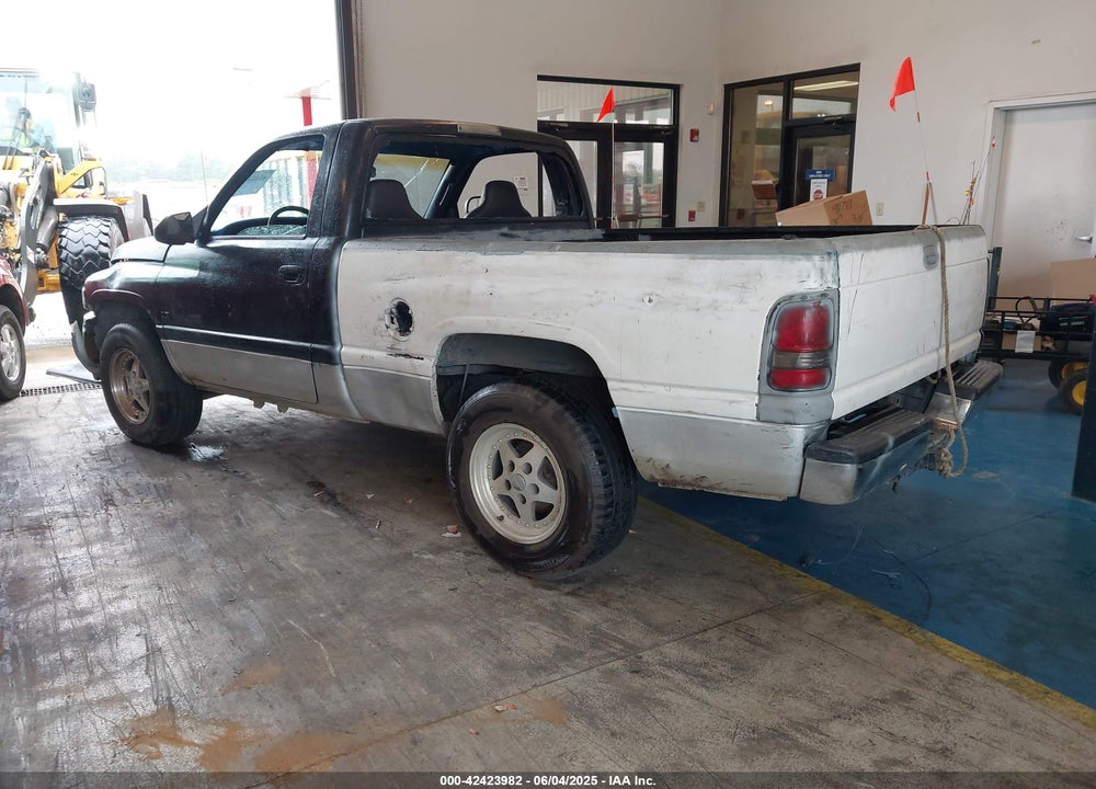 2001 DODGE RAM 1500 ST VIN: 1B7HC16Y31S210305