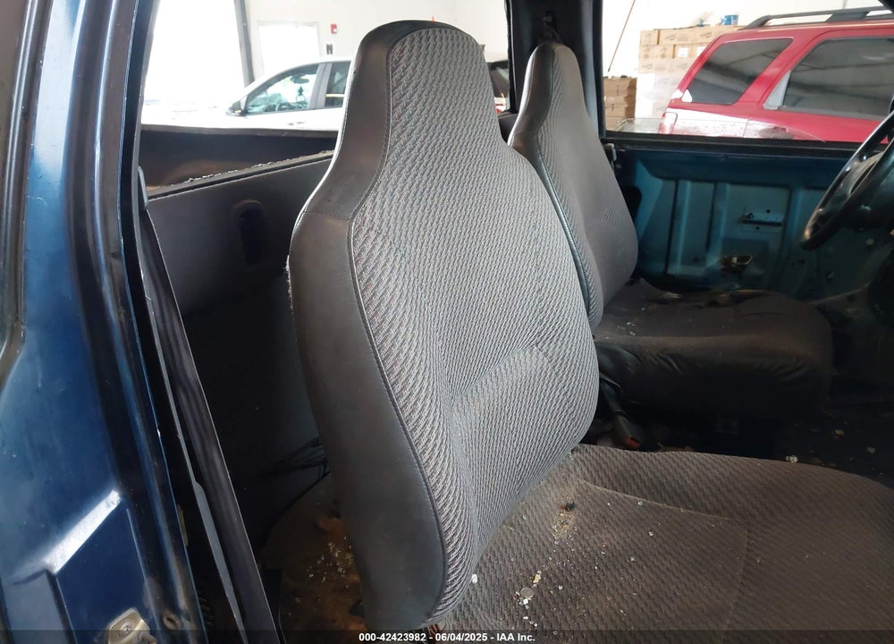 2001 DODGE RAM 1500 ST VIN: 1B7HC16Y31S210305