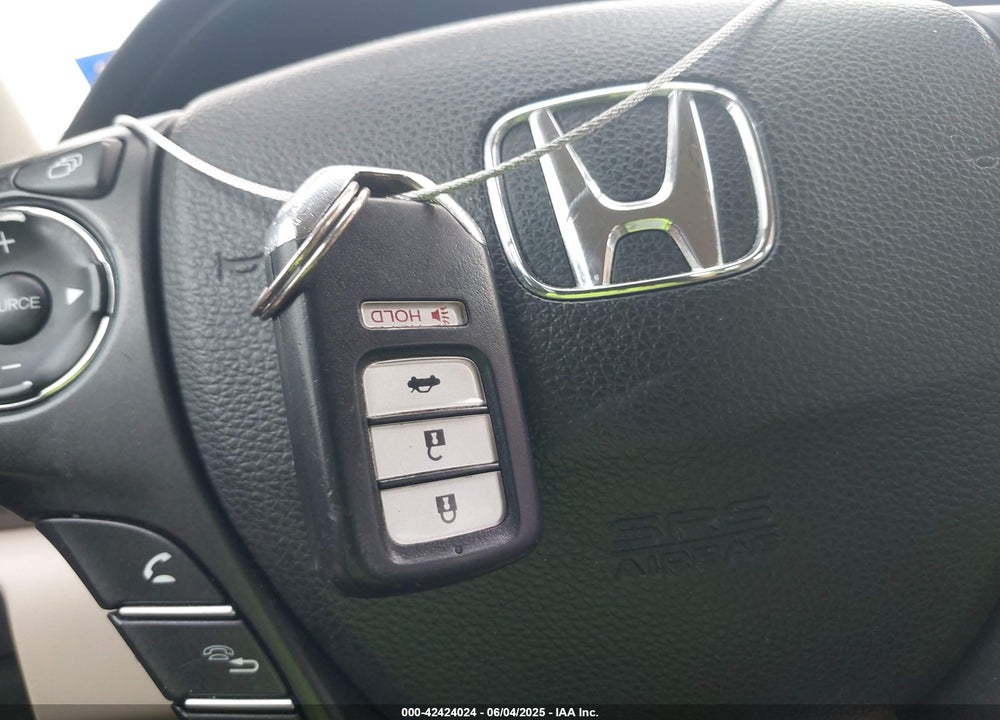2013 HONDA ACCORD VIN: 1HGCR3F84DA026734