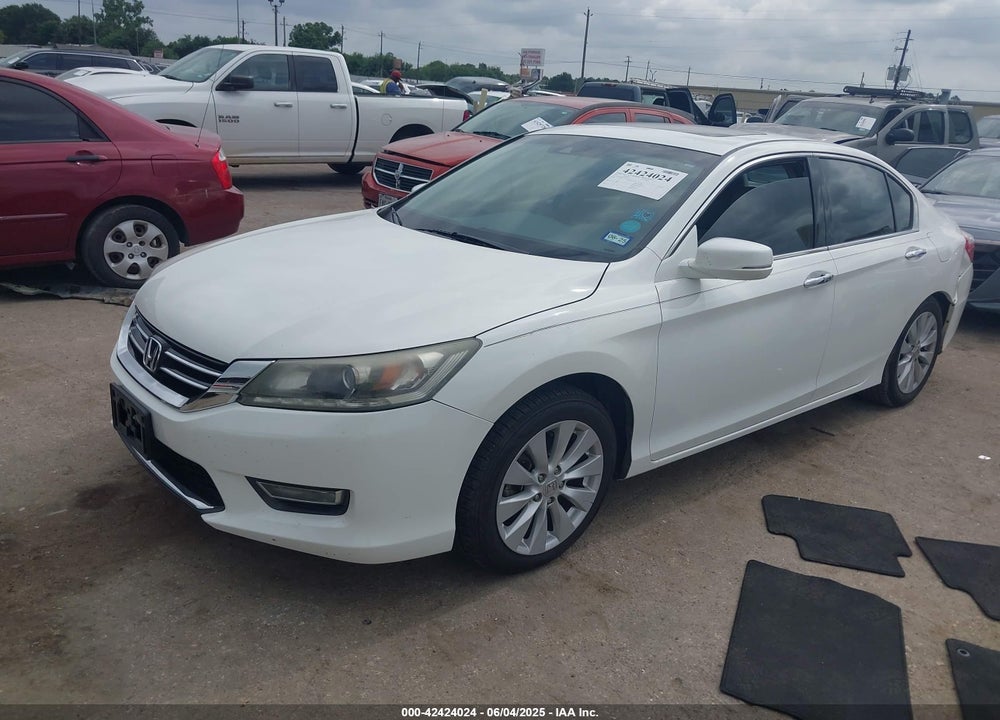2013 HONDA ACCORD VIN: 1HGCR3F84DA026734