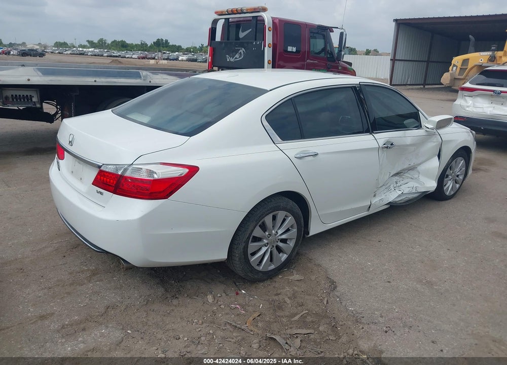 2013 HONDA ACCORD VIN: 1HGCR3F84DA026734