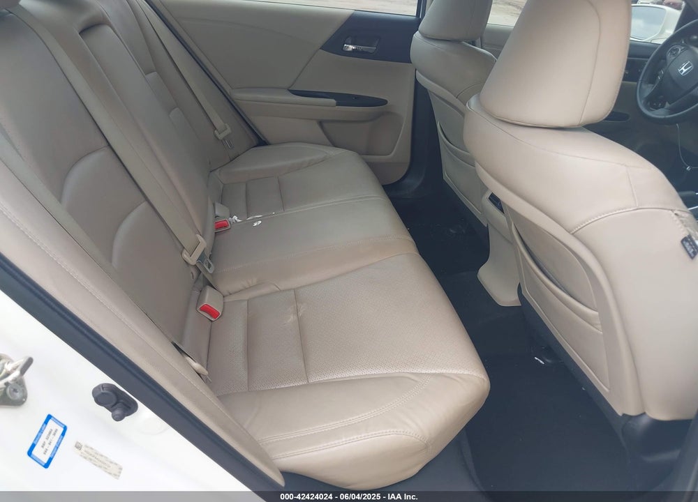 2013 HONDA ACCORD VIN: 1HGCR3F84DA026734