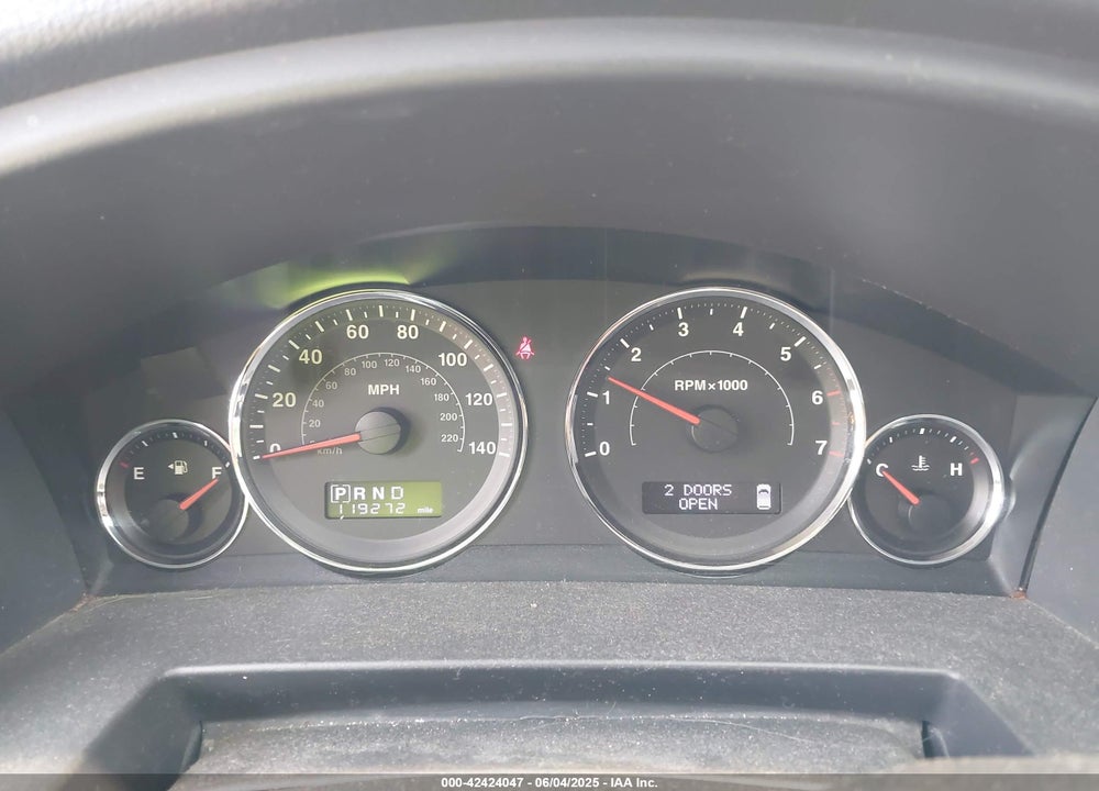 2008 JEEP COMMANDER VIN: 1J8HG48N98C203848
