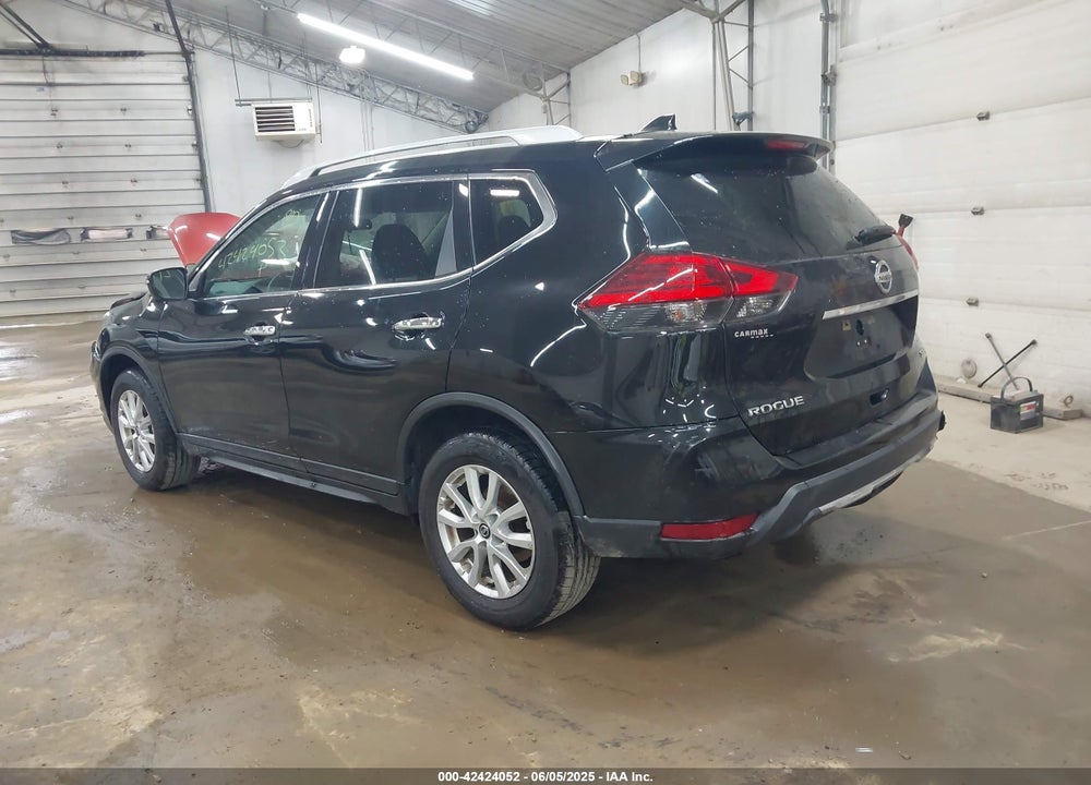 2017 NISSAN ROGUE VIN: 5N1AT2MVXHC770368