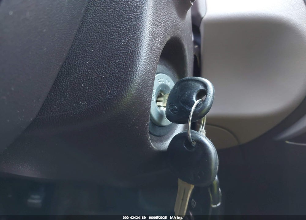 2011 HYUNDAI TUCSON VIN: KM8JU3AC2BU287805