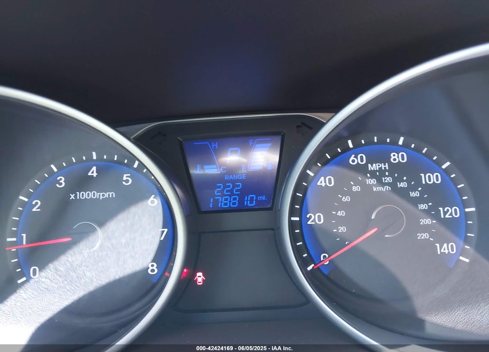 2011 HYUNDAI TUCSON VIN: KM8JU3AC2BU287805