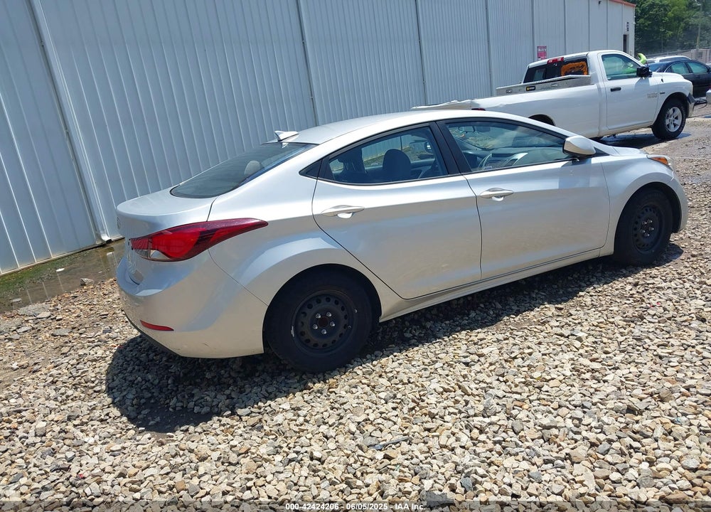 2016 HYUNDAI ELANTRA SE VIN: 5NPDH4AE9GH768620