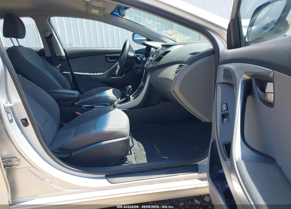 2016 HYUNDAI ELANTRA SE VIN: 5NPDH4AE9GH768620