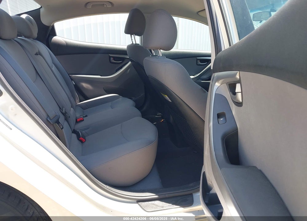 2016 HYUNDAI ELANTRA SE VIN: 5NPDH4AE9GH768620