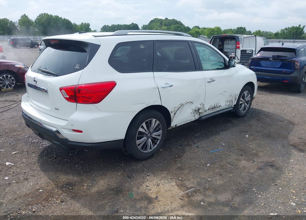 2017 NISSAN PATHFINDER VIN: 5N1DR2MN8HC614230