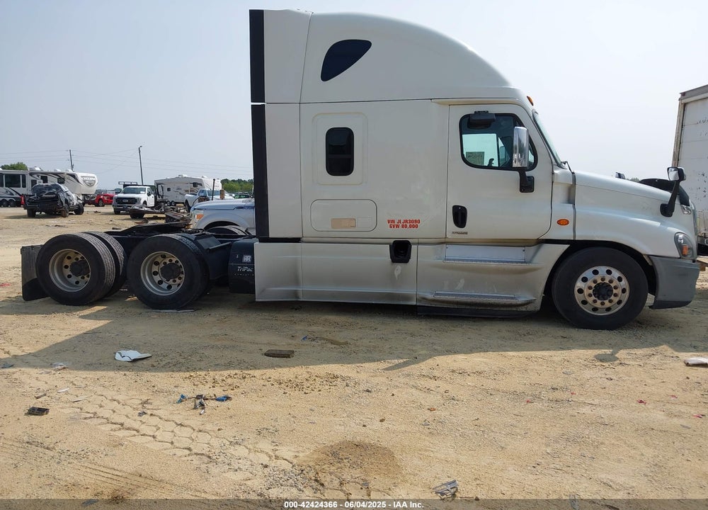2018 FREIGHTLINER CASCADIA 125 --- VIN: 1FUJGLFG4JLJR3090