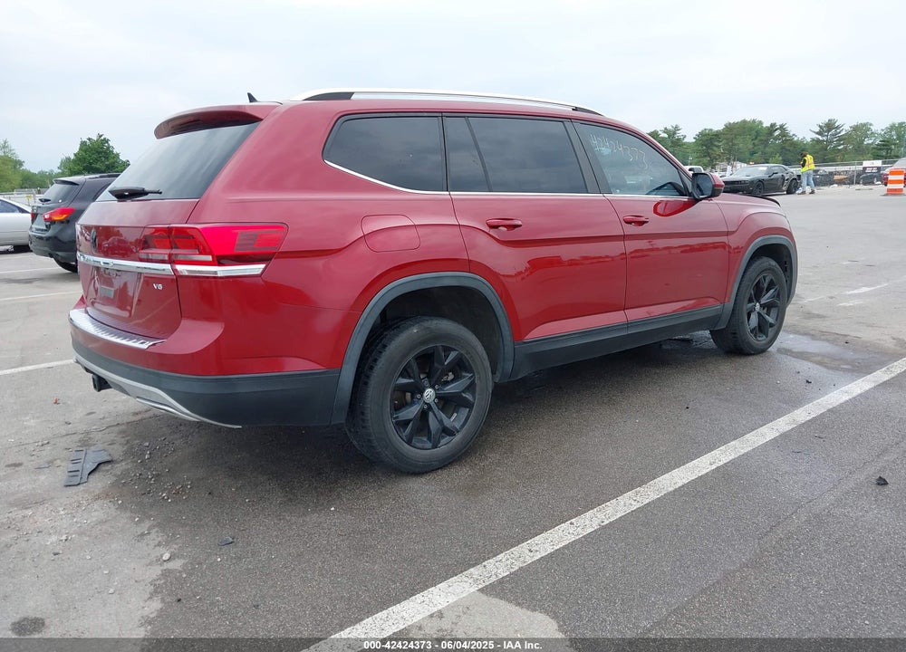 2019 VOLKSWAGEN ATLAS VIN: 1V2DR2CA0KC605711